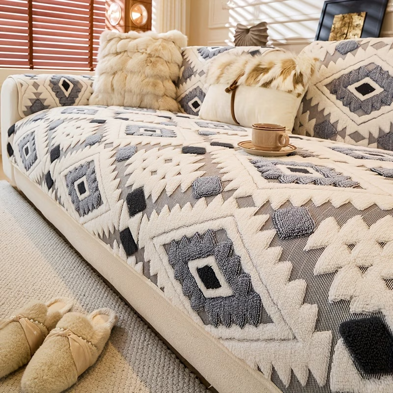 Plush Serisi Kaymaz Koltuk Örtüsü – Kalın & Yıkanabilir