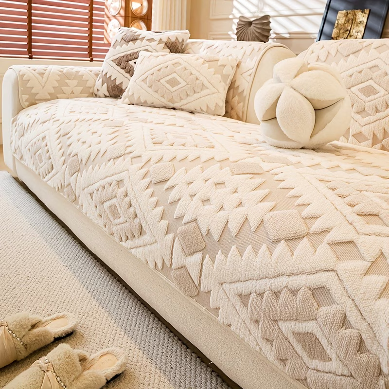 Plush Serisi Kaymaz Koltuk Örtüsü – Kalın & Yıkanabilir