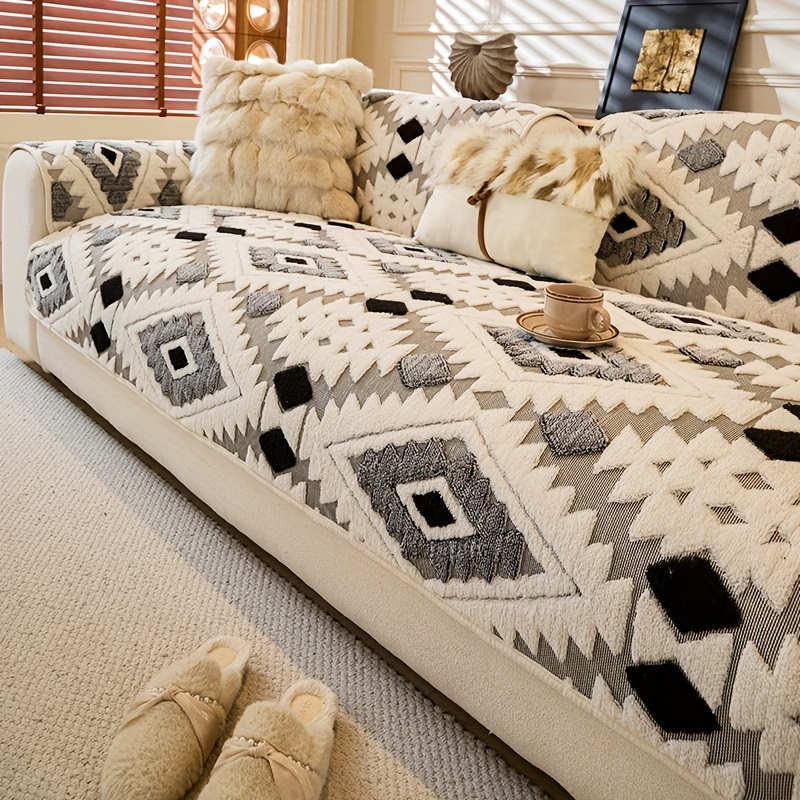 Plush Serisi Kaymaz Koltuk Örtüsü – Kalın & Yıkanabilir