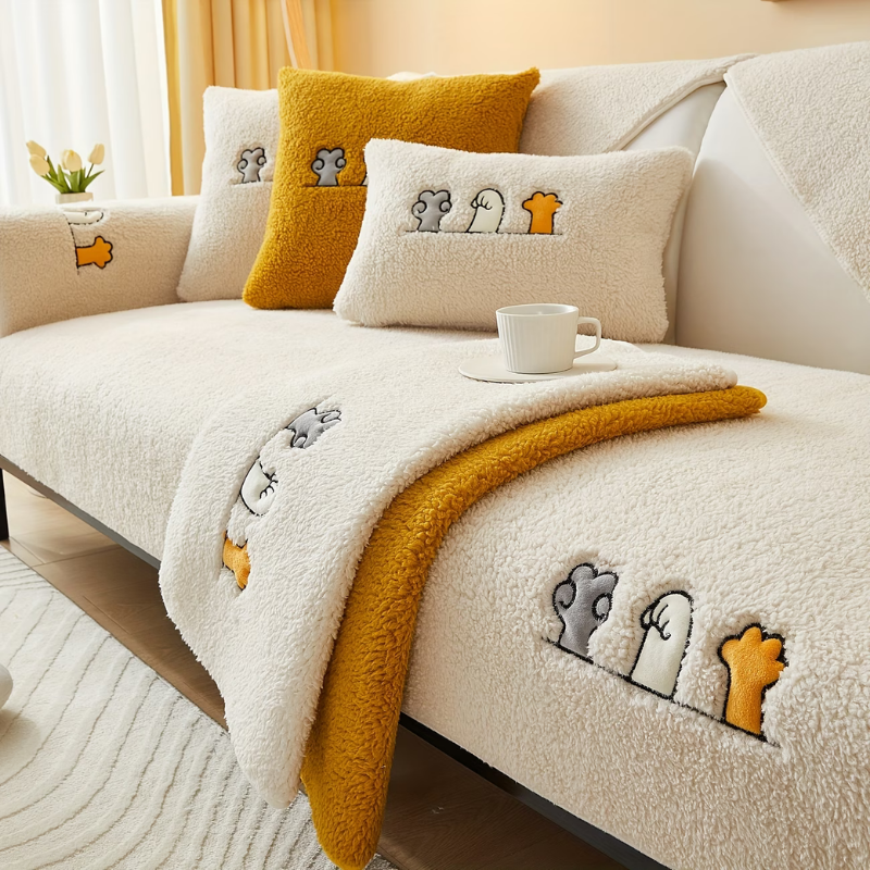 Kalın Peluş Kaymaz Koltuk Örtüsü | Yıkanabilir & Evcil Hayvan Dostu