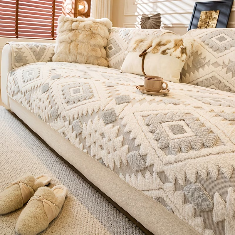 Plush Serisi Kaymaz Koltuk Örtüsü – Kalın & Yıkanabilir