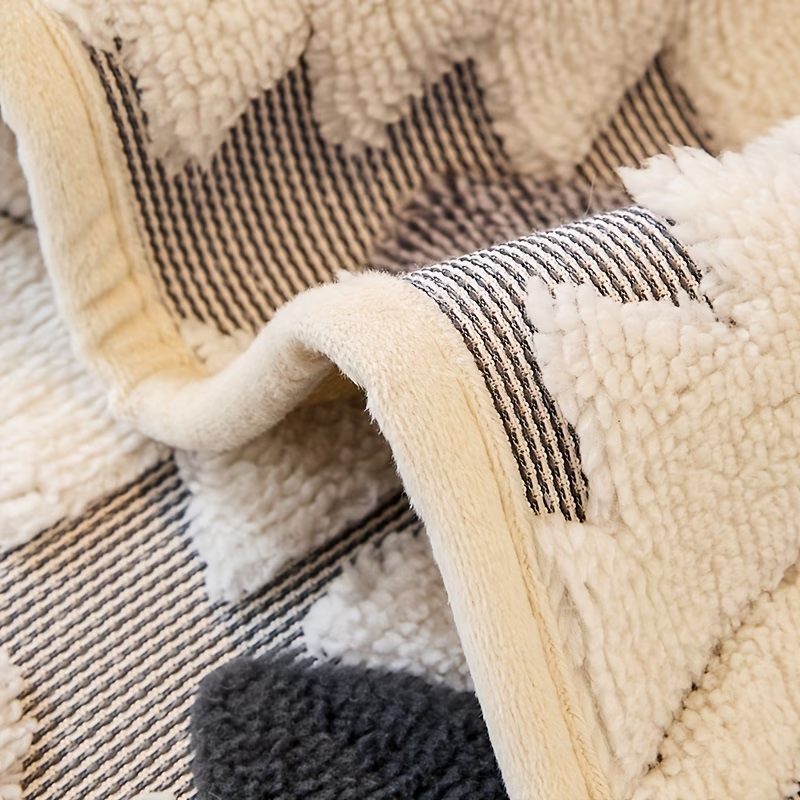 Plush Serisi Kaymaz Koltuk Örtüsü – Kalın & Yıkanabilir