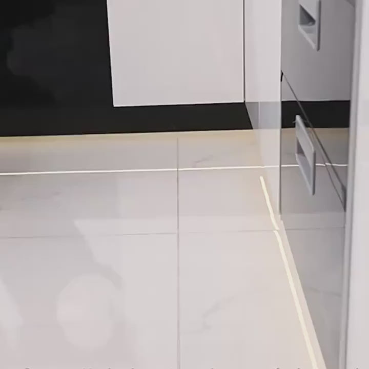 A-Style Modern Çiçek Desenli Mutfak Paspası – Kaymaz & Kolay Temizlenebilir